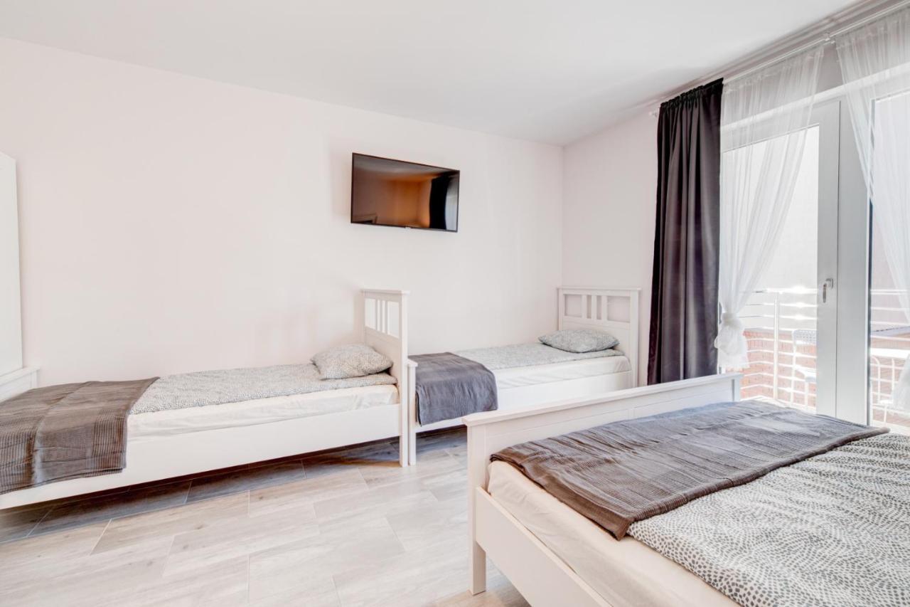 Pod Winogronem - Apartamenty Z Basenem I Wyzywieniem Pobierowo Kültér fotó